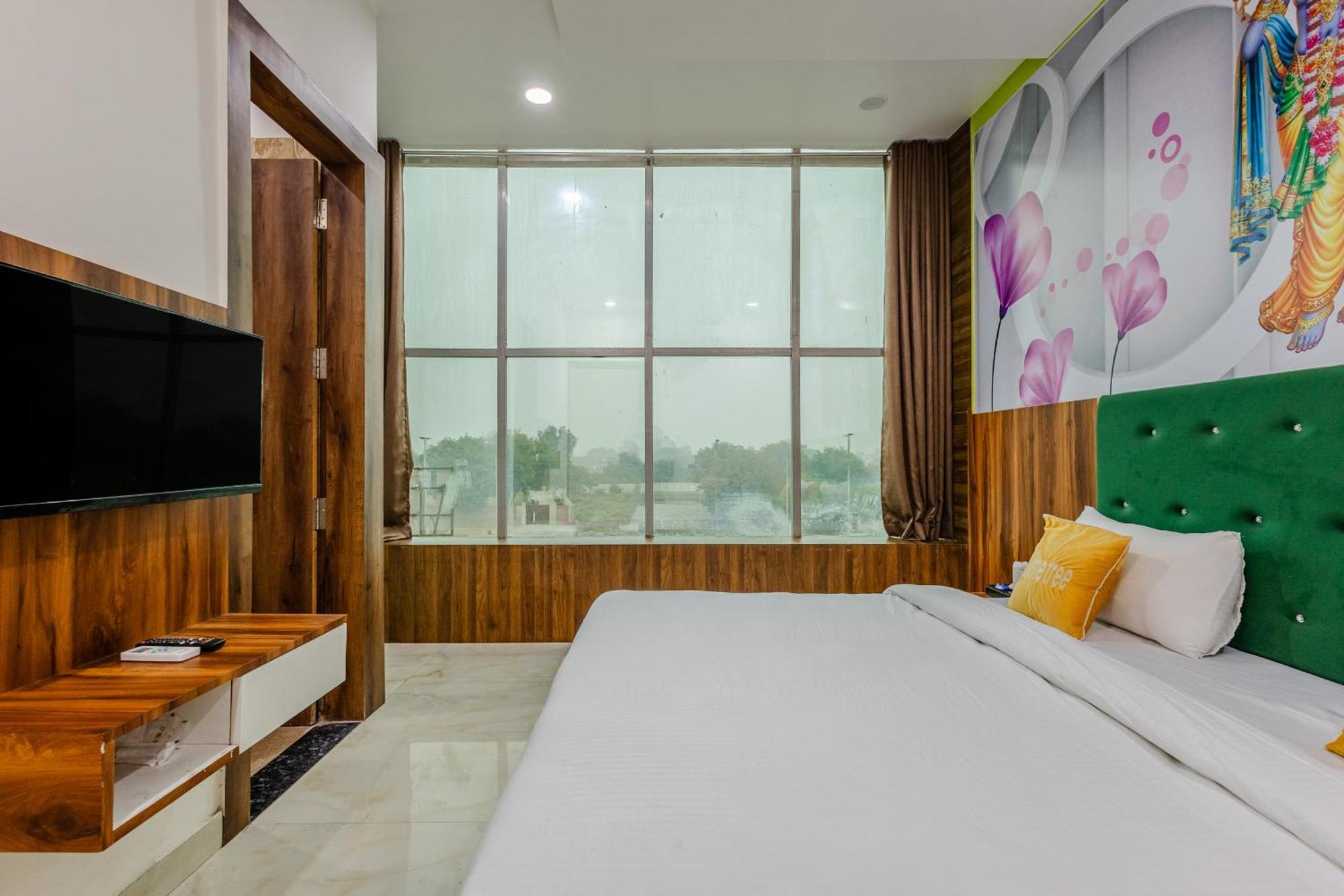 Lime Tree Hotel And Banquet Vrindavan Exterior photo